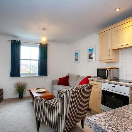 The Spires - Cosy Apartment Just Outside Of City Centre 캔터베리 외부 사진