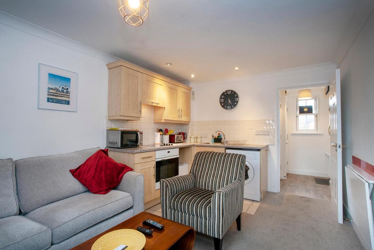 The Spires - Cosy Apartment Just Outside Of City Centre 캔터베리 외부 사진